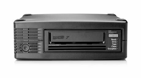 Внешний ленточный накопитель P9G75A HPE Ultrium 15000 SAS Ext Tape Drive Bd (incl. 1xBB874A#ABB, 4xC Внешний ленточный накопитель P9G75A HPE Ultrium 15000 SAS Ext Tape Drive Bd (incl. 1xBB874A#ABB, 4xC